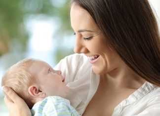 अपने बच्चे के साथ संबंध कैसे बनाएं अपने बच्चे के साथ कैसे जुड़ें